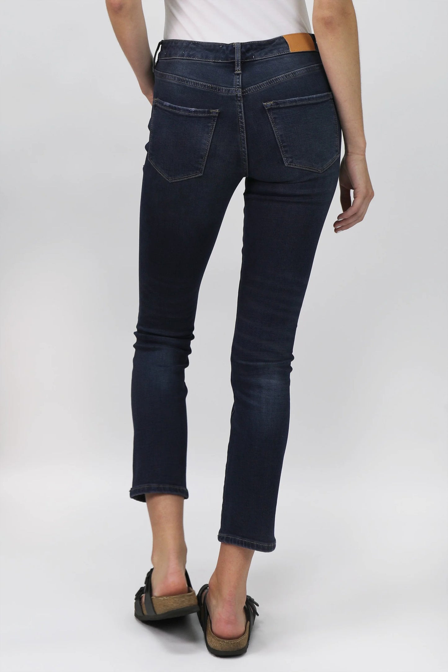 BLAIRE HIGH RISE STRAIGHT JEANS