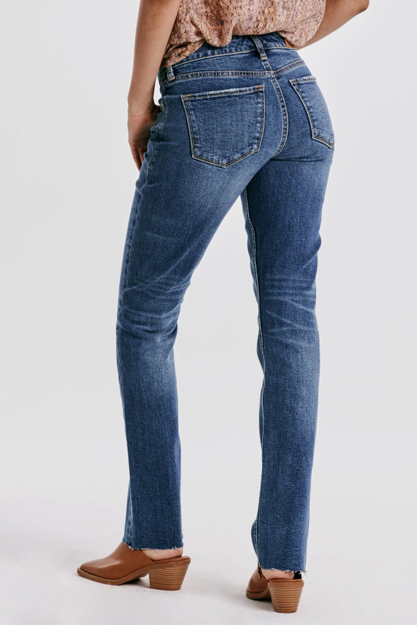 PLAYBACK MIDRISE SLIM STRAIGHT JEANS