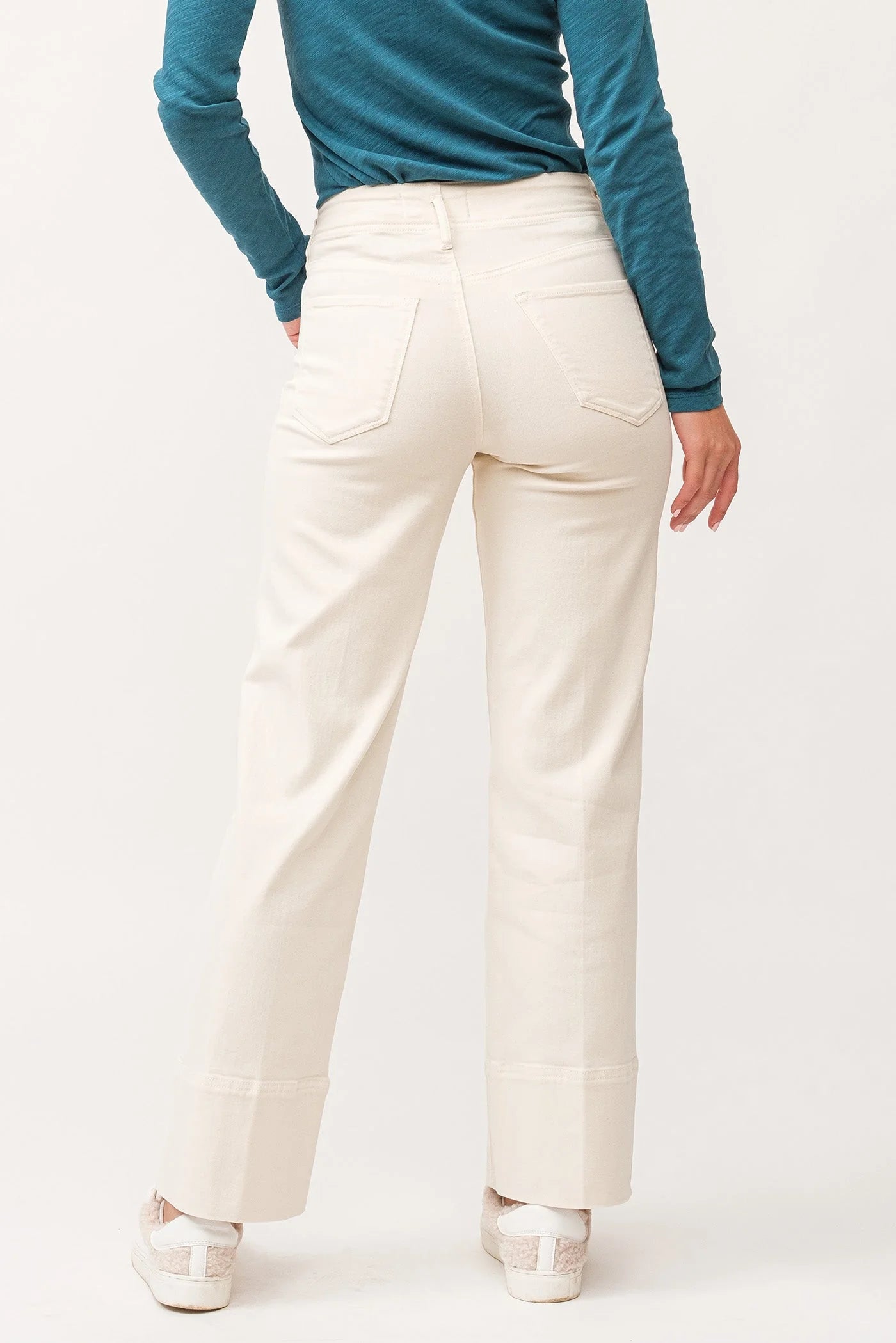 HOLLY SUPER HIGH RISE STRAIGHT JEANS