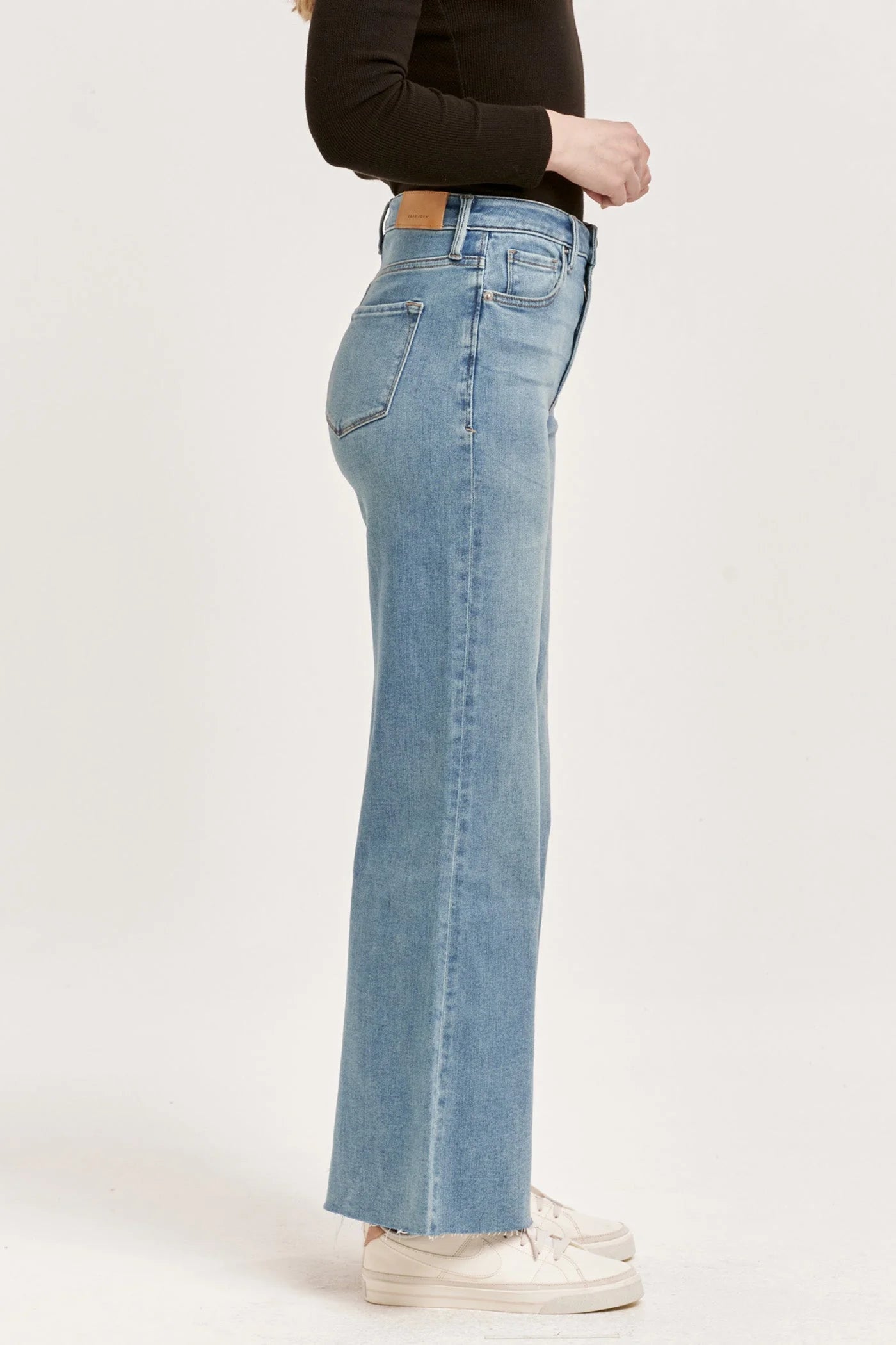 FIONA SUPER HIGH RISE WIDE LEG JEANS