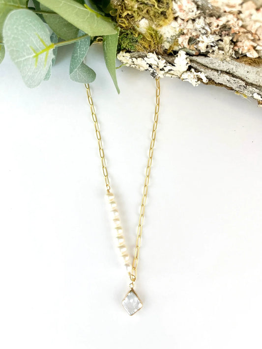 FLOWER GIRL NECKLACE